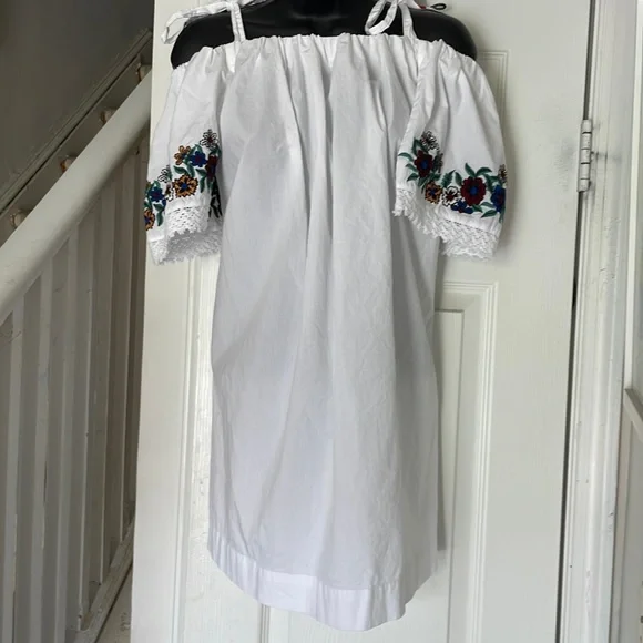 Topshop | Dresses | Topshop Embroidered White Dress | Poshmark